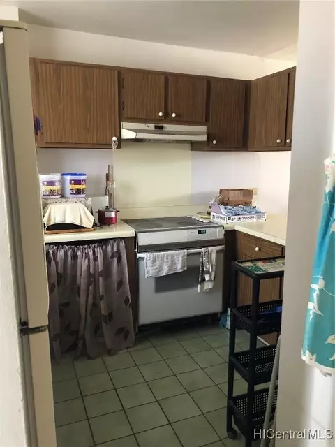 1160 Ala Napunani St #1003, Honolulu, HI 96818