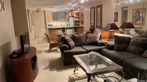 469 Ena Rd #3304, Honolulu, HI 96815
