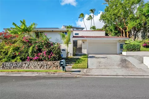 1704 Ihiloa Pl, Honolulu, HI 96821