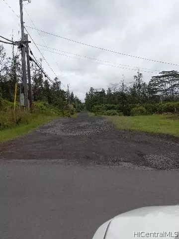 37 37th Ave, Keaau, HI 96749