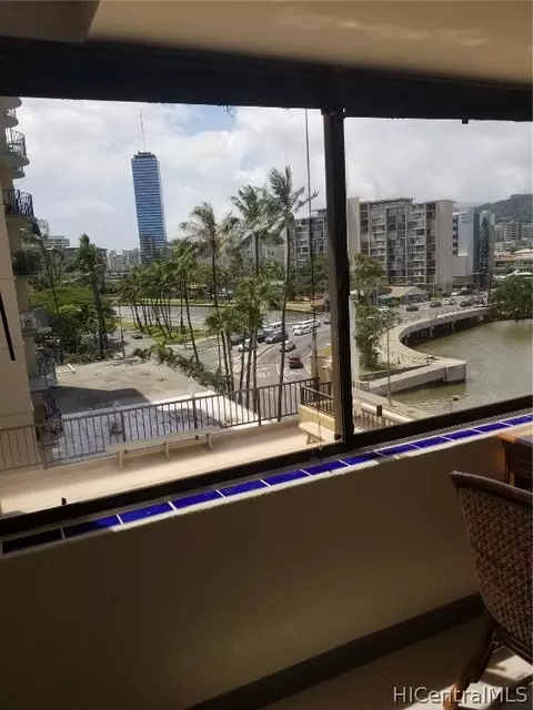 444 Niu St #716, Honolulu, HI 96815