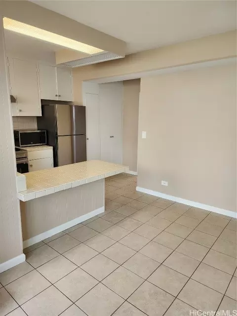 904 Lunalilo St #14, Honolulu, HI 96822