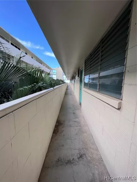 1555 Pohaku St #B408, Honolulu, HI 96817