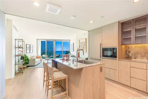 1000 Auahi St #2202, Honolulu, HI 96814