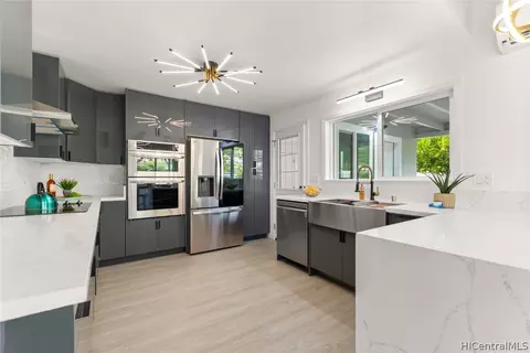 721 Ahuwale St, Honolulu, HI 96821