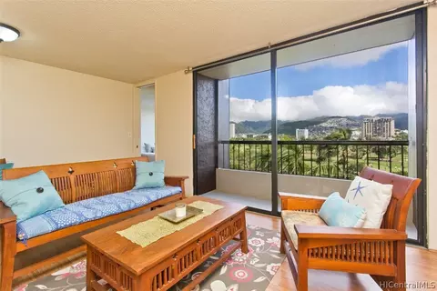 320 Liliuokalani Ave #704, Honolulu, HI 96815