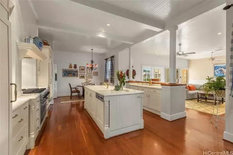 2376 Oahu Ave, Honolulu, HI 96822
