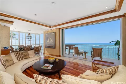 2969 Kalakaua Ave #303, Honolulu, HI 96815