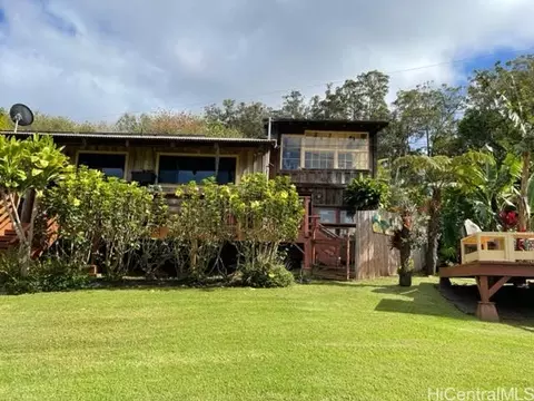 2040 Piiholo Rd, Makawao, HI 96768