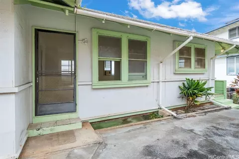 2317 Makanani Dr, Honolulu, HI 96817