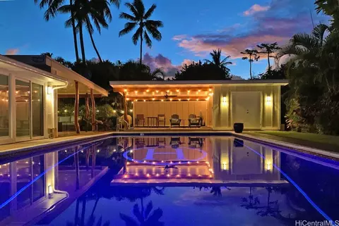 378 Auwinala Rd, Kailua, HI 96734