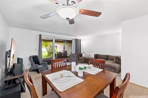 98-1798 Kaahumanu St #B, Pearl City, HI 96782