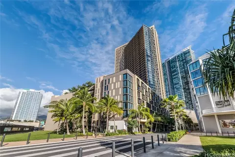 987 Queen St #714, Honolulu, HI 96814