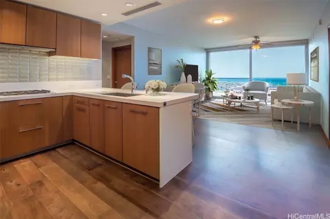 1555 Kapiolani Blvd #1106, Honolulu, HI 96814