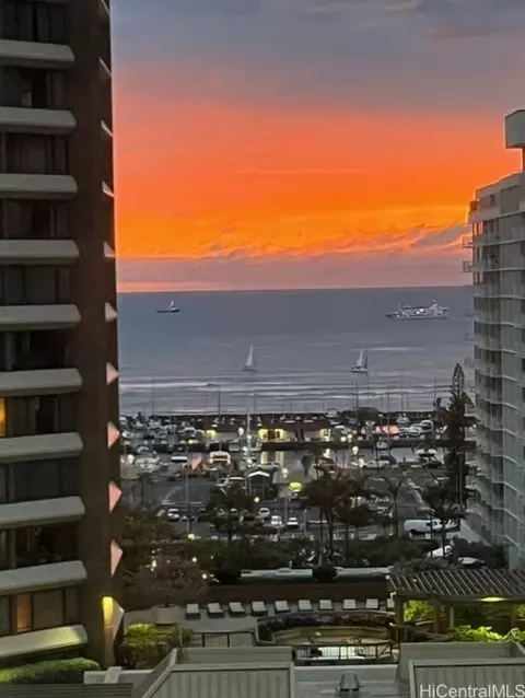343 Hobron Ln #1703, Honolulu, HI 96815