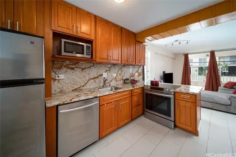 1425 Punahou St #203, Honolulu, HI 96822
