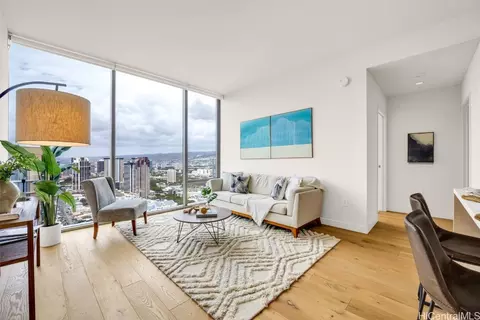 1001 Queen St #PH4013, Honolulu, HI 96814
