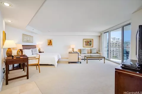 223 Saratoga Rd #1112, Honolulu, HI 96815