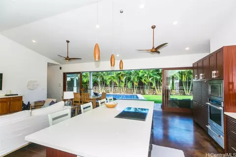 154 Mokumanu Dr, Kailua, HI 96734