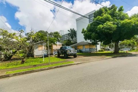1004 Laa Ln, Honolulu, HI 96817