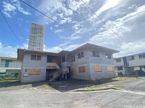 829 Waiaka Pl, Honolulu, HI 96826