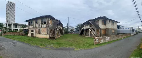 2711 Waiaka Rd, Honolulu, HI 96826