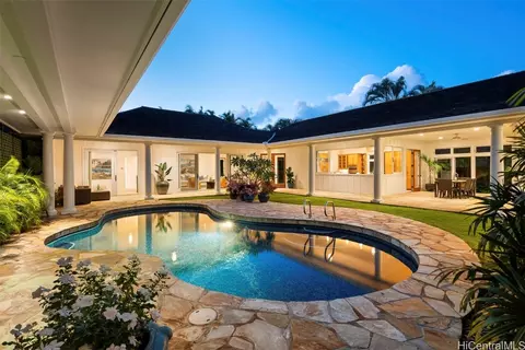 4616 Aukai Ave, Honolulu, HI 96816
