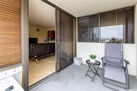 1571 Piikoi St #703, Honolulu, HI 96822