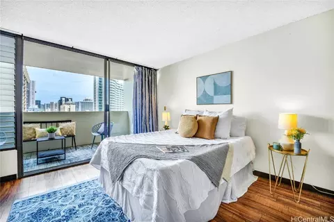 2092 Kuhio Ave #1801, Honolulu, HI 96815
