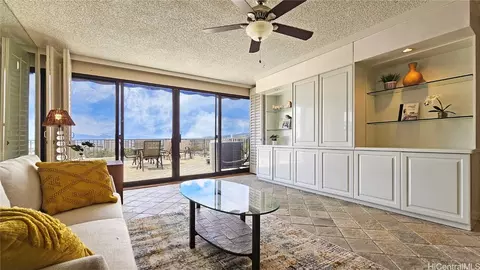 217 Prospect St #M6, Honolulu, HI 96813