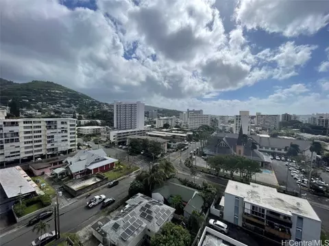 1333 Heulu St #1107, Honolulu, HI 96822