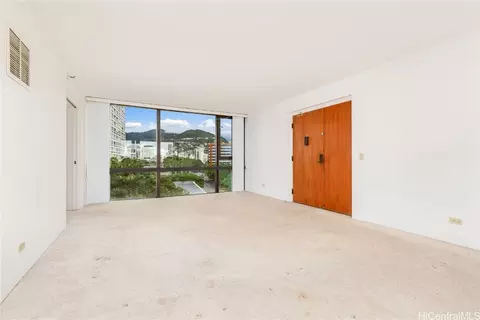 1114 Punahou St #10B, Honolulu, HI 96826