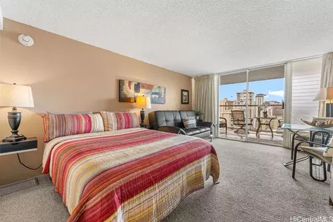 445 Seaside Ave #2214, Honolulu, HI 96815
