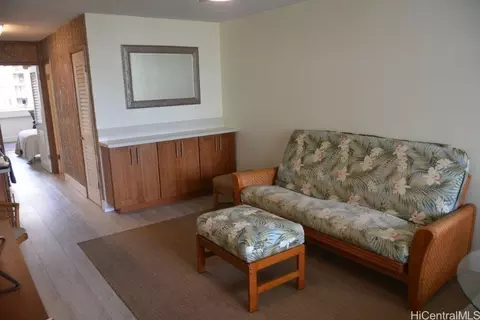 425 Ena Rd #903C, Honolulu, HI 96815