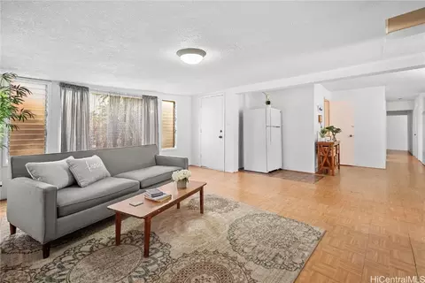 1116 Makaala St, Honolulu, HI 96818