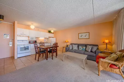 201 Ohua Ave #2110 T-2, Honolulu, HI 96815