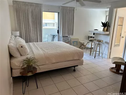 2463 Kuhio Ave #303, Honolulu, HI 96815