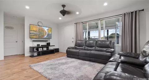 170 Hauola Ave, Wahiawa, HI 96786