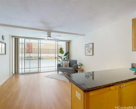 430 Kaiolu St #503, Honolulu, HI 96815