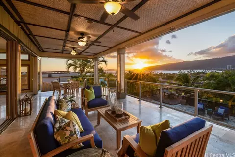 126 Polihale Pl, Honolulu, HI 96825