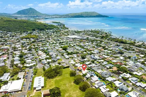 5549 Kanau St, Honolulu, HI 96821