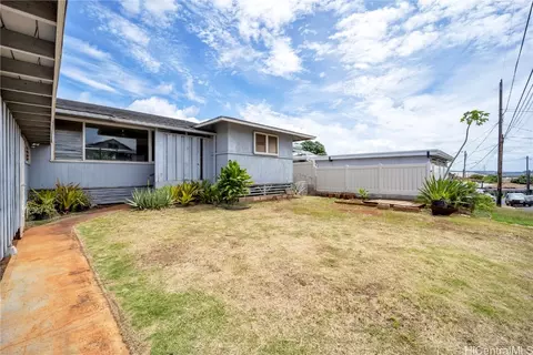 913 Puu Kula Dr, Pearl City, HI 96782