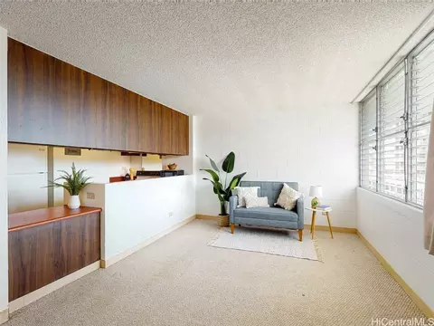 1562 Pensacola St #305, Honolulu, HI 96822