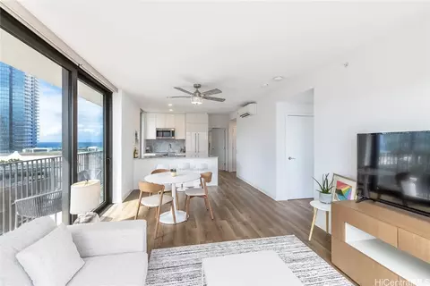 987 Queen St #1014, Honolulu, HI 96814