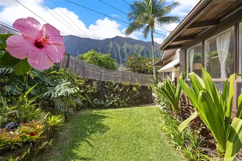 47-499 Ahuimanu Rd, Kaneohe, HI 96744