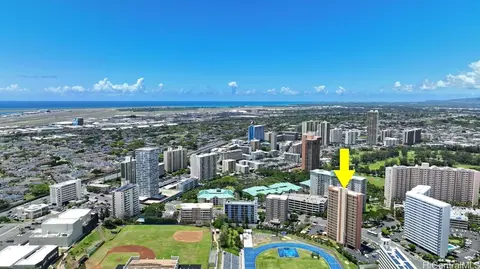 1121 Ala Napunani St #1302, Honolulu, HI 96818