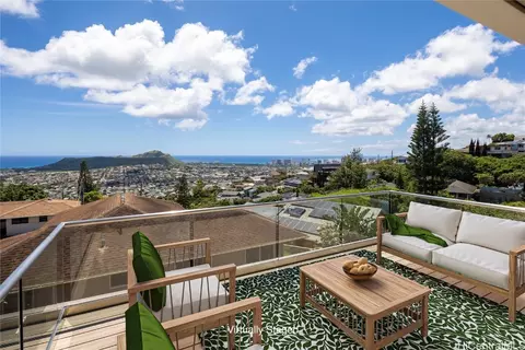 3933 Nioi Pl, Honolulu, HI 96816