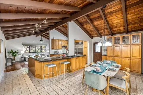 1115 Kahului St, Honolulu, HI 96825