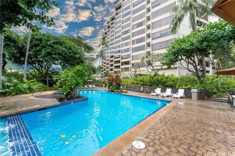 555 Hahaione St #1G, Honolulu, HI 96825