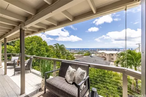3029 Maigret St, Honolulu, HI 96816